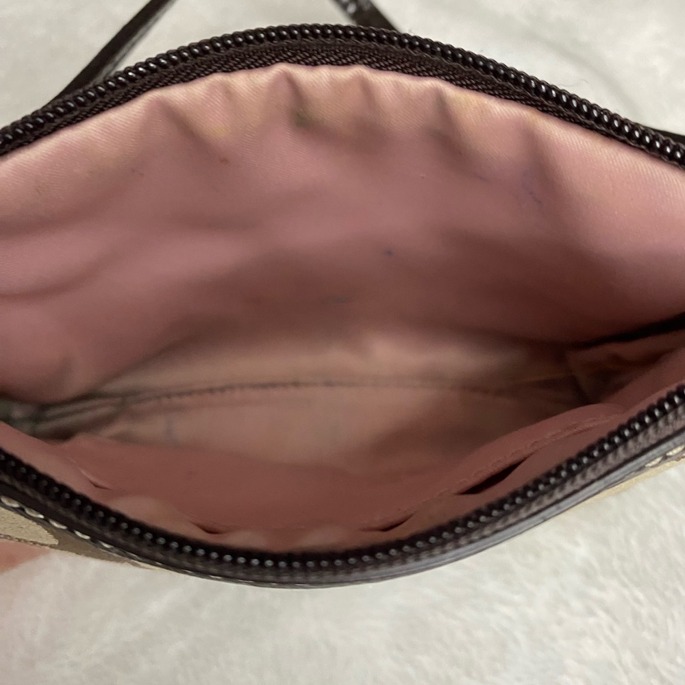 Coach Change Purse, wristlet. Pre owned - Picture 4 of 6